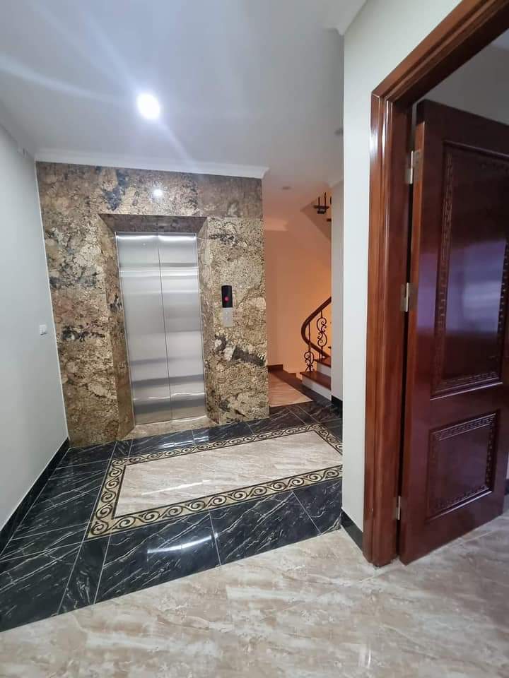 CHỦ GIẢM CHÀO CÒN 6 TỶ TRÒN 50M2 X 6 TẦNG .NGỌC THỤY - LONG BIÊN