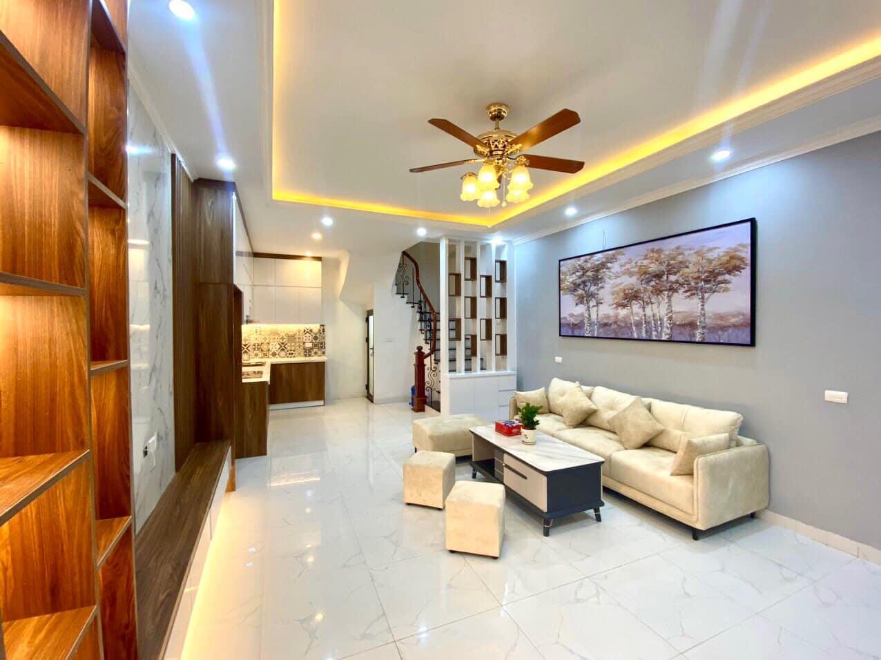 Bán nhà trong ngõ 296 Minh Khai - ngõ thông rộng - kinh doanh nhỏ tốt - lô góc 3mặt thoáng - full nội thất xịn ở ngay