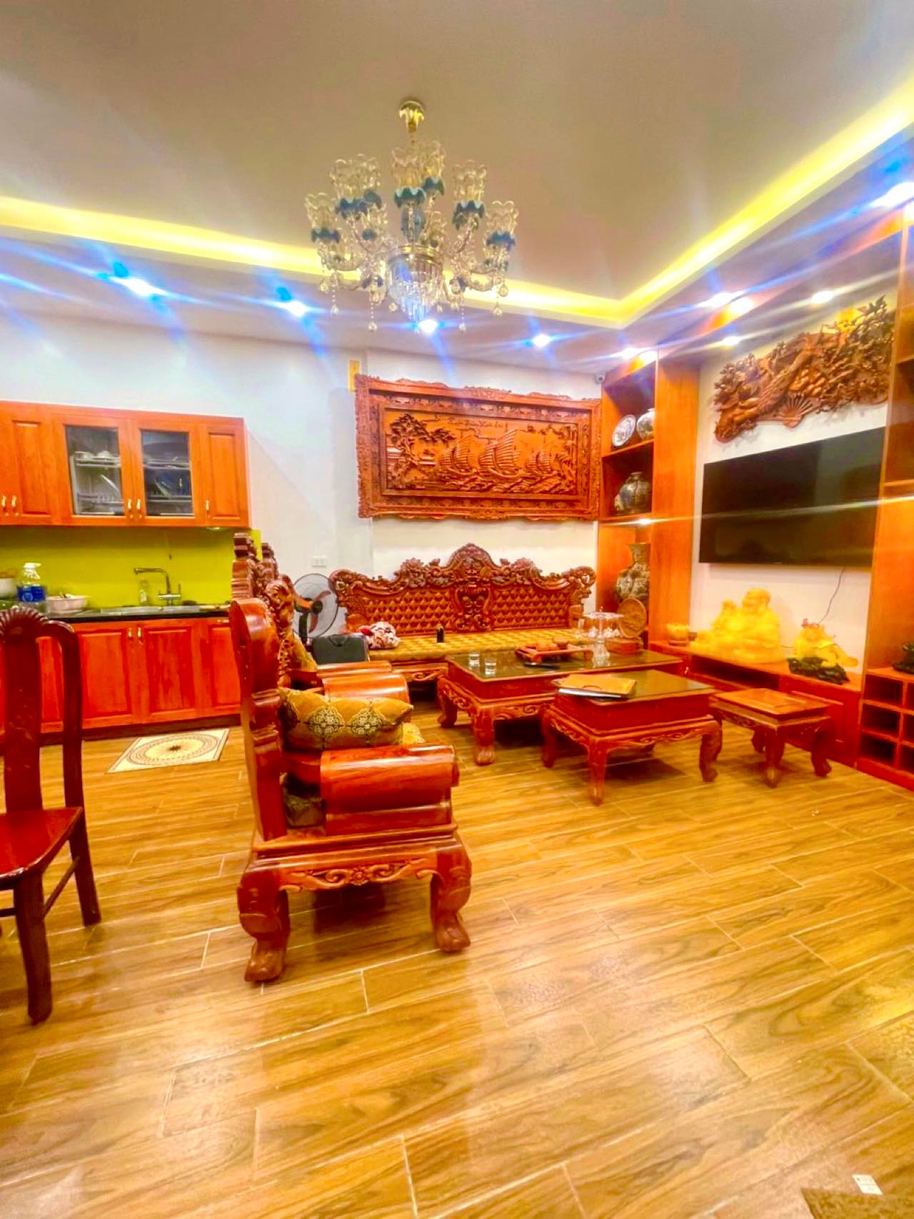 CHỈ 5 TỶ - NHÀ ĐẸP 45M2 X 4 TẦNG - MẶT NGÕ PHỐ NHÂN HÒA - THANH XUÂN - NỘI THẤT TIỀN TỶ - Ô TÔ 5 CHỖ ĐỖ CỬA