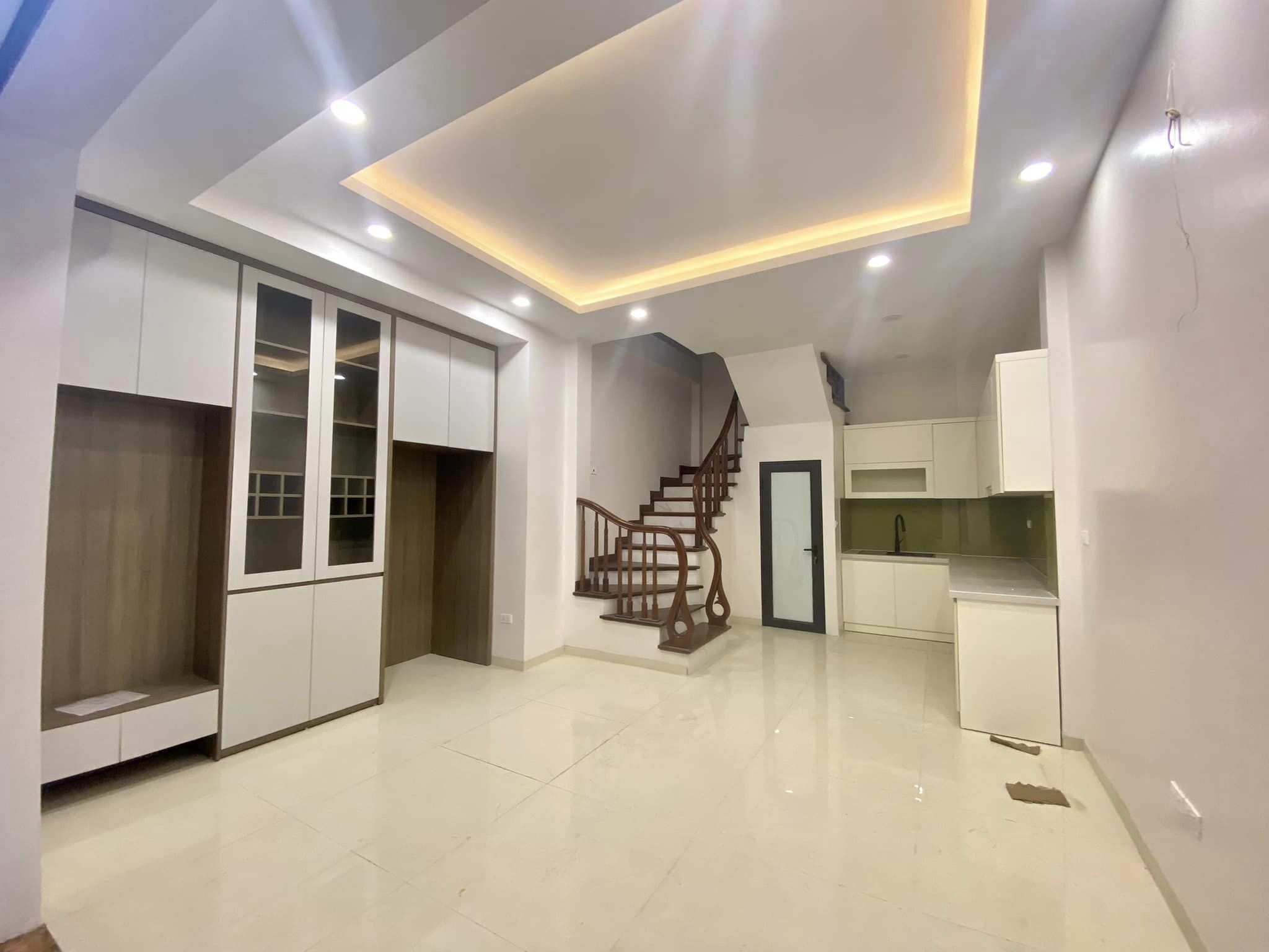 Cần bán căn nhà mới xây đẹp lung linh mặt ngõ Giáp Nhất mặt tiền 4.4m giá 4.95 tỷ