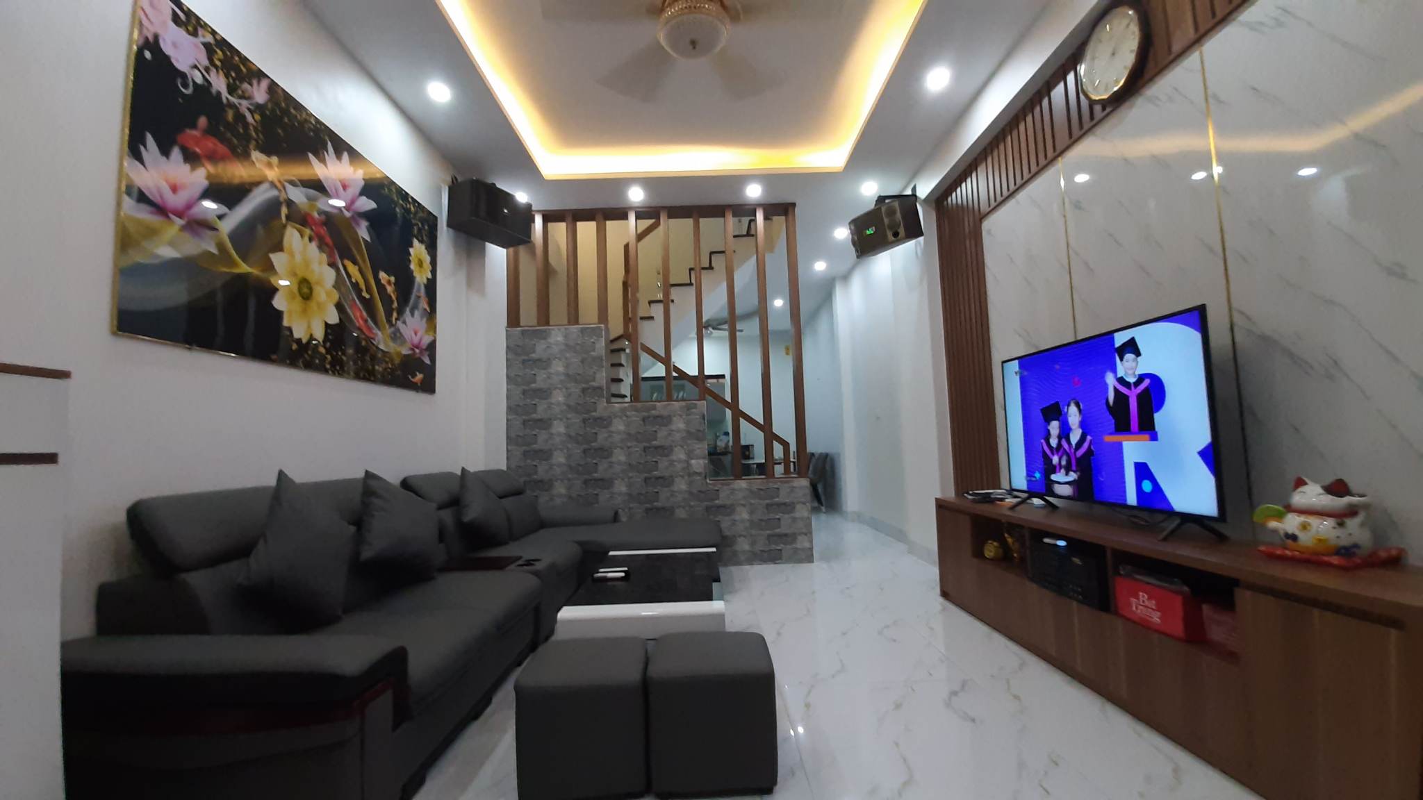 HOT! CẦN BÁN NHÀ LÔ GÓC 6.5 TỶ CÁCH MẶT PHỐ 50M, KINH DOANH TỐT TẠI NGUYỄN XIỂN, THANH XUÂN, HÀ NỘI