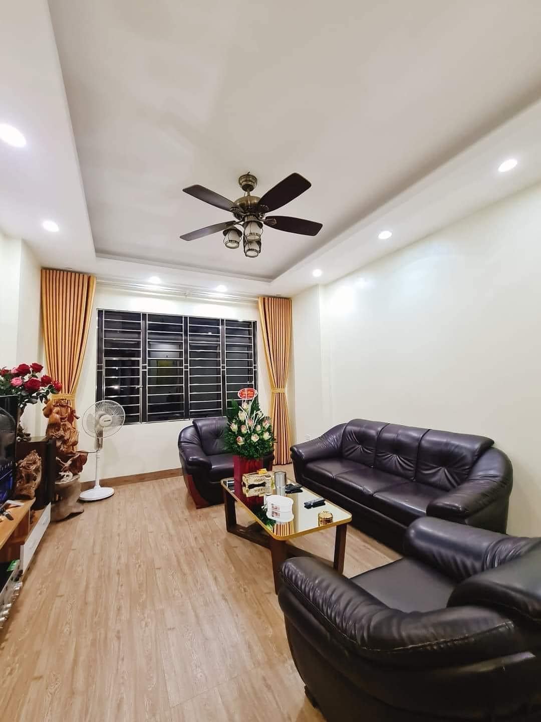 Siêu phẩm nhà đẹp ở ngay 30m2 cách Lê Văn Lương 50m giá nhỉnh 2.7 tỷ.