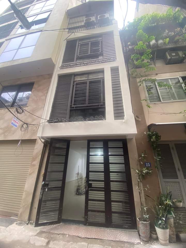 Bán nhà đẹp long lanh, xách va ly ở ngay - Đường Láng - Đống Đa chỉ 5.2 tỷ.