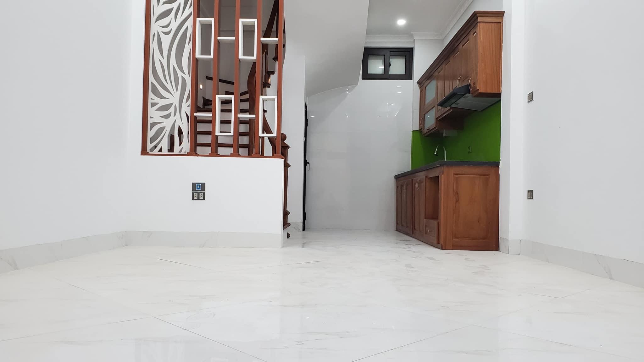 Bán nhà Cổ Nhuế,ngõ ô tô tránh,cách ô tô 30m,100m ra phố,tặng nội thất,30m,5T,mt:3,4m