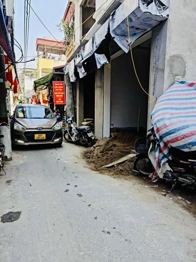 BÁN NHÀ TÂN MAI QUẬN HOÀNG MAI - 41M 5 TẦNG MT 4M - NHỈNH 5 TỶ NGÕ THÔNG OTO NGỦ TRONG NHÀ KINH DOANH ĐỈNH NHÀ MỚI KOONG