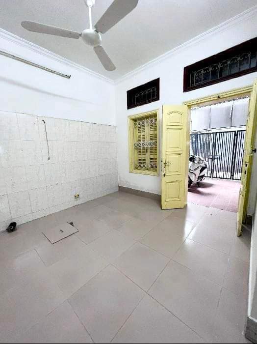 Cần bán nhà ngõ 213 Giáp Nhất, lô góc thoáng đẹp, ô tô đỗ cửa 70m2 mặt tiền 8m giá 7.5 tỷ.