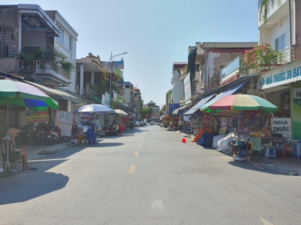 Bán nhà mặt đường cổng chính bệnh viện Nhi Đức - Kiến An - Hải Phòng . LH Mr.Đông : 0986351619