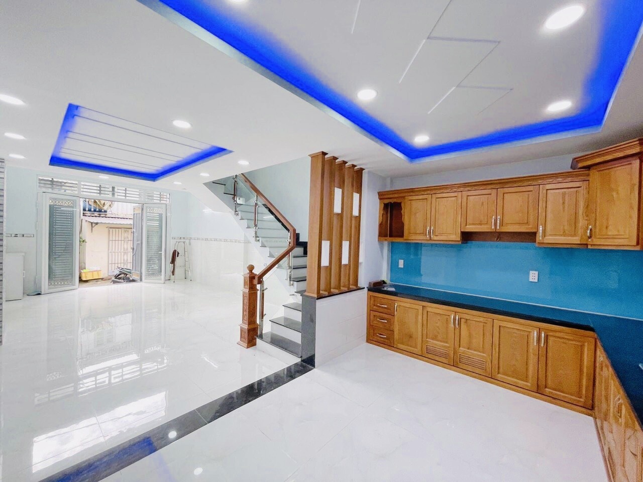 Nhà bán Chiến Lược Bình Tân – Chỉ nhỉnh 5 Tỷ có nhà đẹp HXH khu dân trí cao yên tĩnh 5PN 5WC