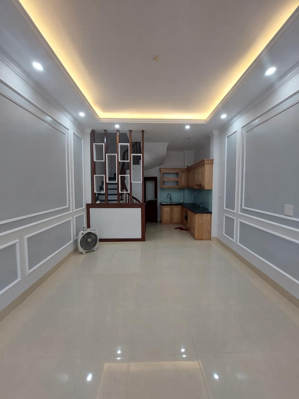 Bán nhà Trần Cung,đường trước nhà 2 ba gác tránh,80m ra phố,nở hậu,30m2,5T,mt:3,85m