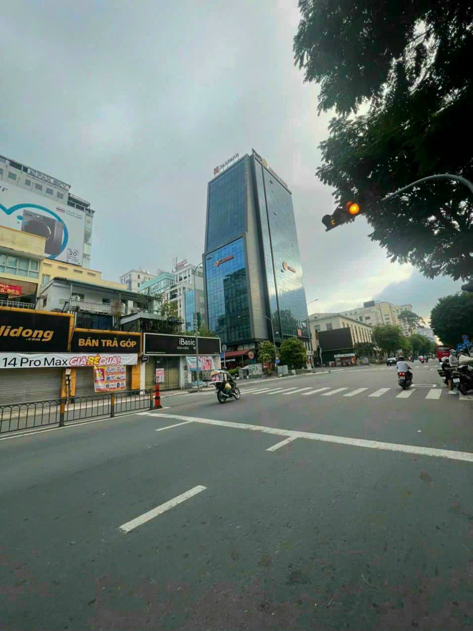 180m2
