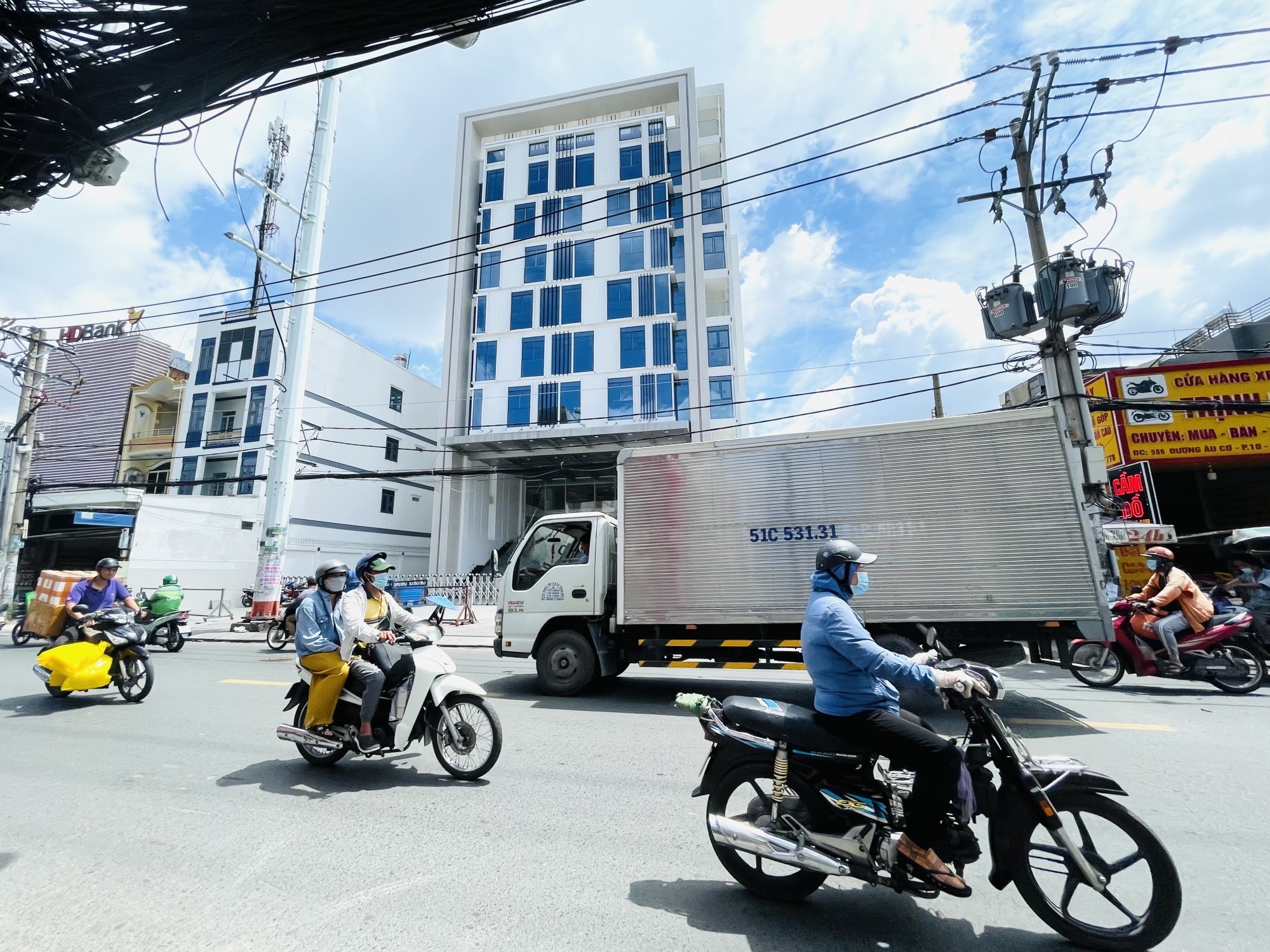 BÁN NHÀ HẺM XE TẢI.ÂU CƠ.51M2.3TẦNG .5TỶ X