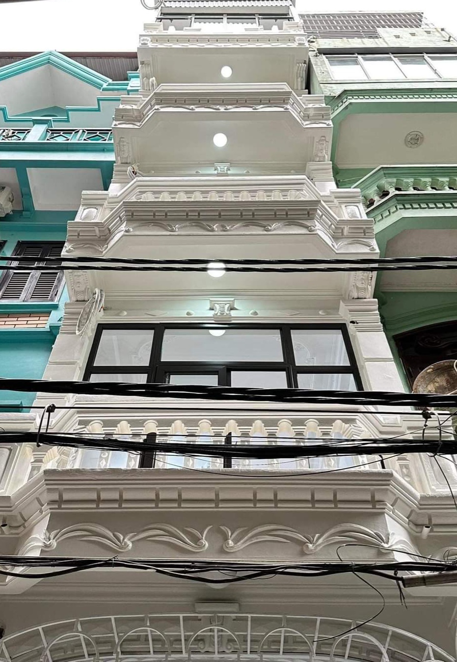 NHÀ BÁN QUANG TIẾN THOÁNG TRƯỚC SAU. DT 42M. 4TẦNG. CHỈ NHỈNH 3 TỶ.ĐANG CẦN BÁN GẤP.