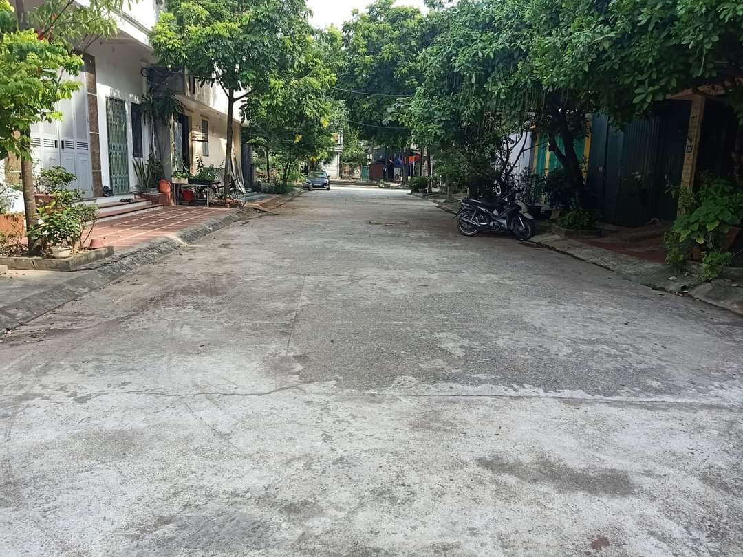 Nhà đẹp Cổ Nhuế , phân lô, ô tô tránh, 120m2, 12,3 tỷ...