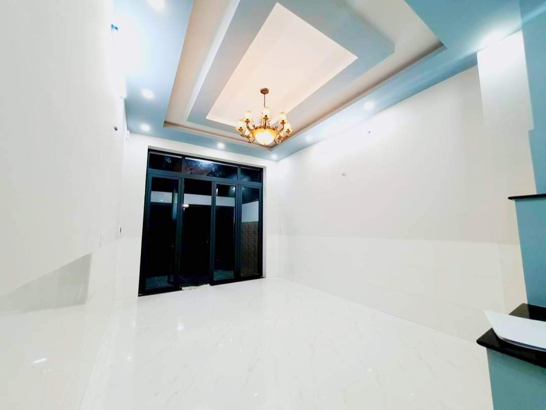 Bán nhà 3 tầng, Btct, 4PN, hẻm xe hơi, phường Phước Long B, Quận 9. Thủ Đức. 73m2, ngang 4m nở hậu 5.5m mang tài lộc cho gia chủ.. Giá tốt 5tỷ9.