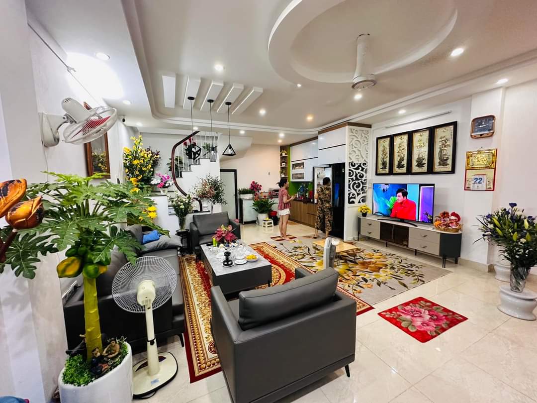 Nhà đẹp ở ngay, ngõ 6 vĩnh Phúc, Ba Đình, 45m2, 5T, gần oto, nhỉnh 5 tỷ