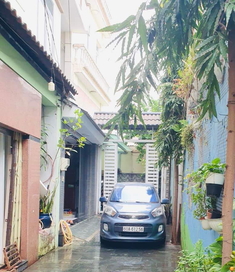 Bán nhà 3 tầng, hẻm xe hơi, xây dựng kiên cố, phường Trường Thọ, Thủ Đức. 50m2. Ngang 5m. Giá 4tỷ5