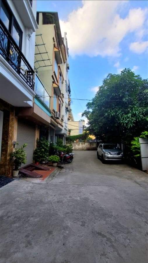 BÁN NHÀ CẦU GIẤY - LÔ GÓC - 6 TẦNG THANG MÁY - GARA ÔTÔ