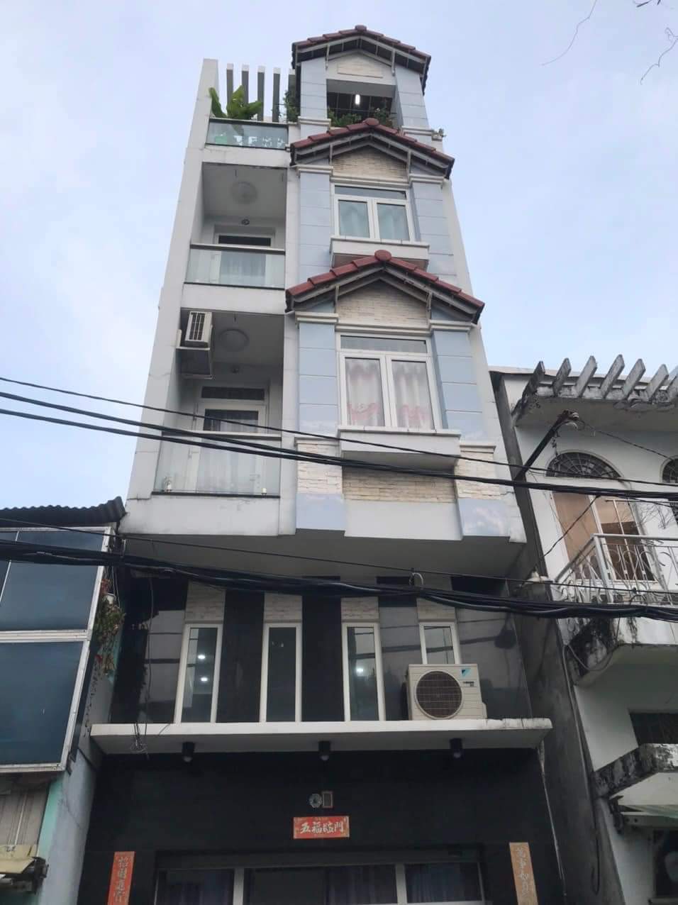 Giảm sốc 1 tỷ nhà Hẻm xe tải 5 tầng Lý Thường Kiệt Tân Bình chỉ 4 tỷ hơn.