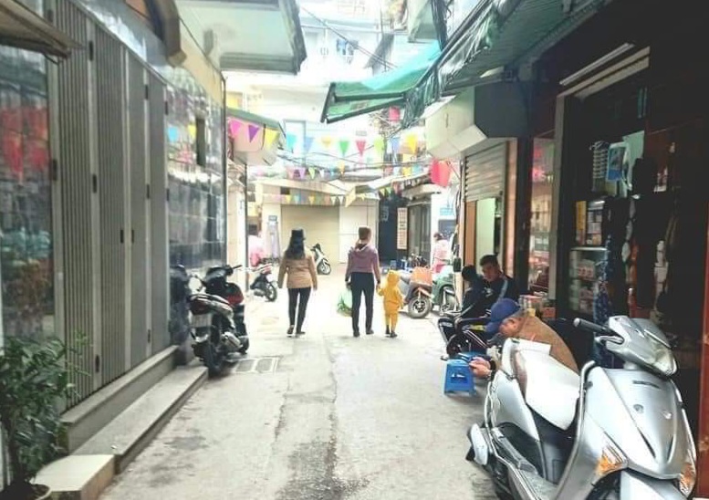 NHÀ BÁN NGUYỄN ĐÌNH HOÀN, NGÕ THÔNG.DT 50M. 3TẦNG. MT 4.5M. HƠN 7 TỶ.ĐANG CẦN BÁN GẤP. CẦU GIẤY.