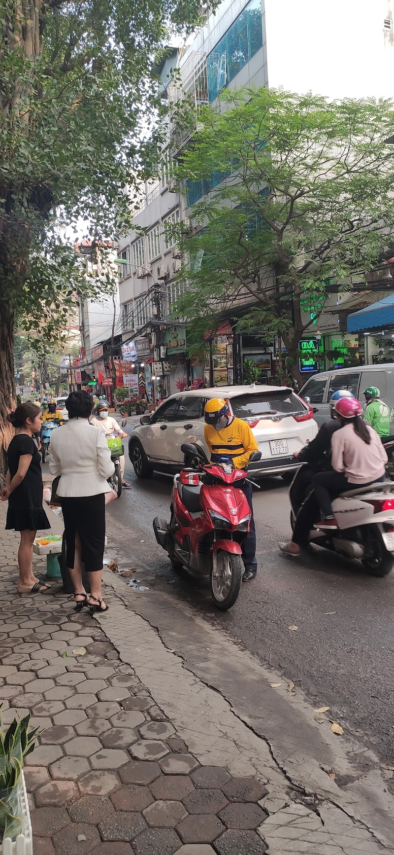 CHO THUÊ NHÀ MẶT PHỐ HOÀNG HOA THÁM 40M2 – 2 TẦNG – 11TR/THÁNG.