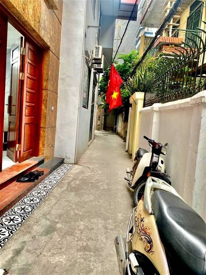 NHÀ ĐẸP - PHỐ VÍP - GẦN PHỐ LỚN - NGÕ THÔNG - TIỆN ÍCH BẠT NGÀN - FULL NỘI THẤT - GẦN CẦU CHƯƠNG DƯƠNG.