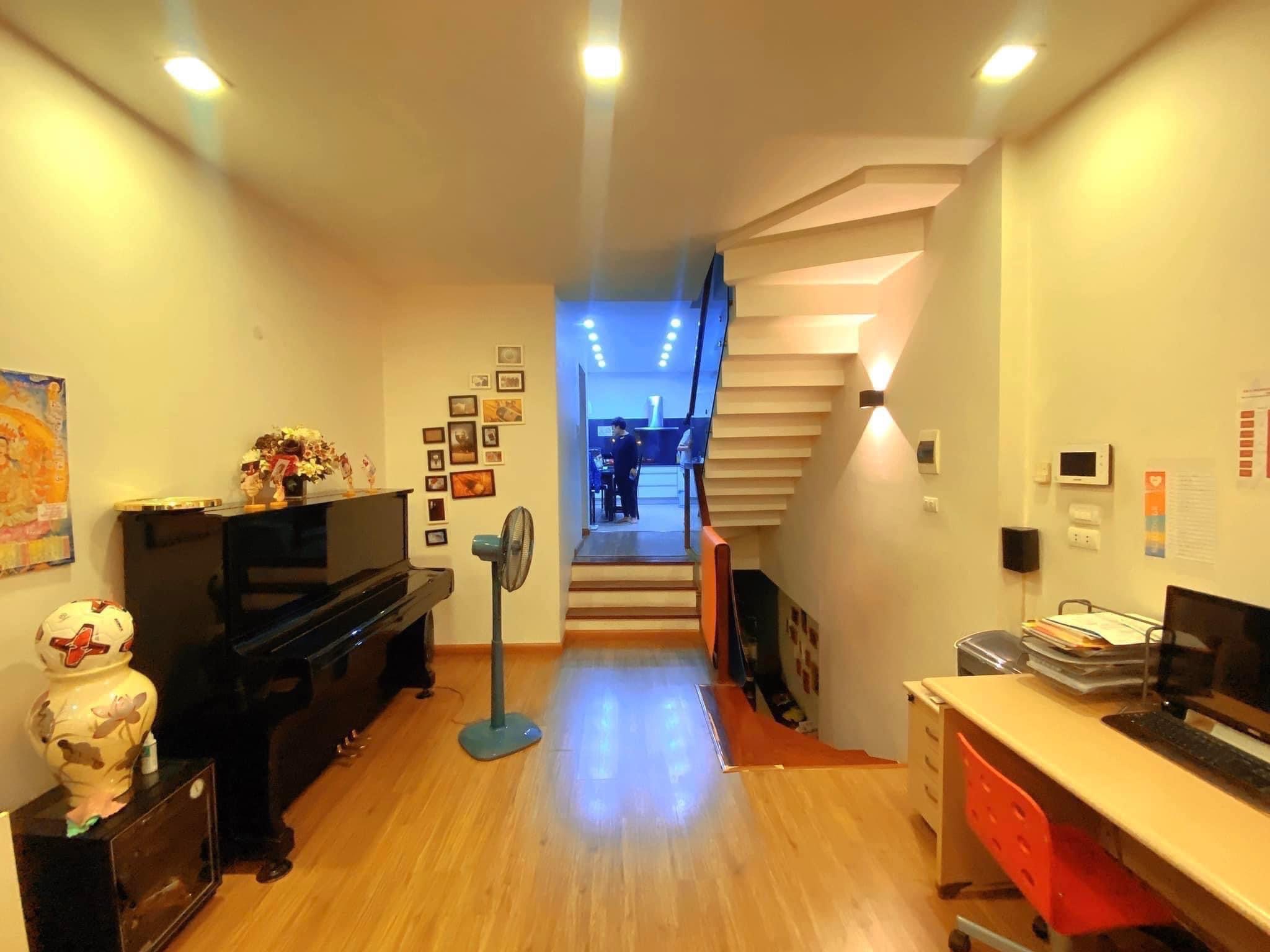 BÁN NHÀ ĐẸP Ở LUÔN - TÂY HỒ - TẶNG FULL NỘI THẤT - 62M2X5T - NHỈNH 7 TỶ