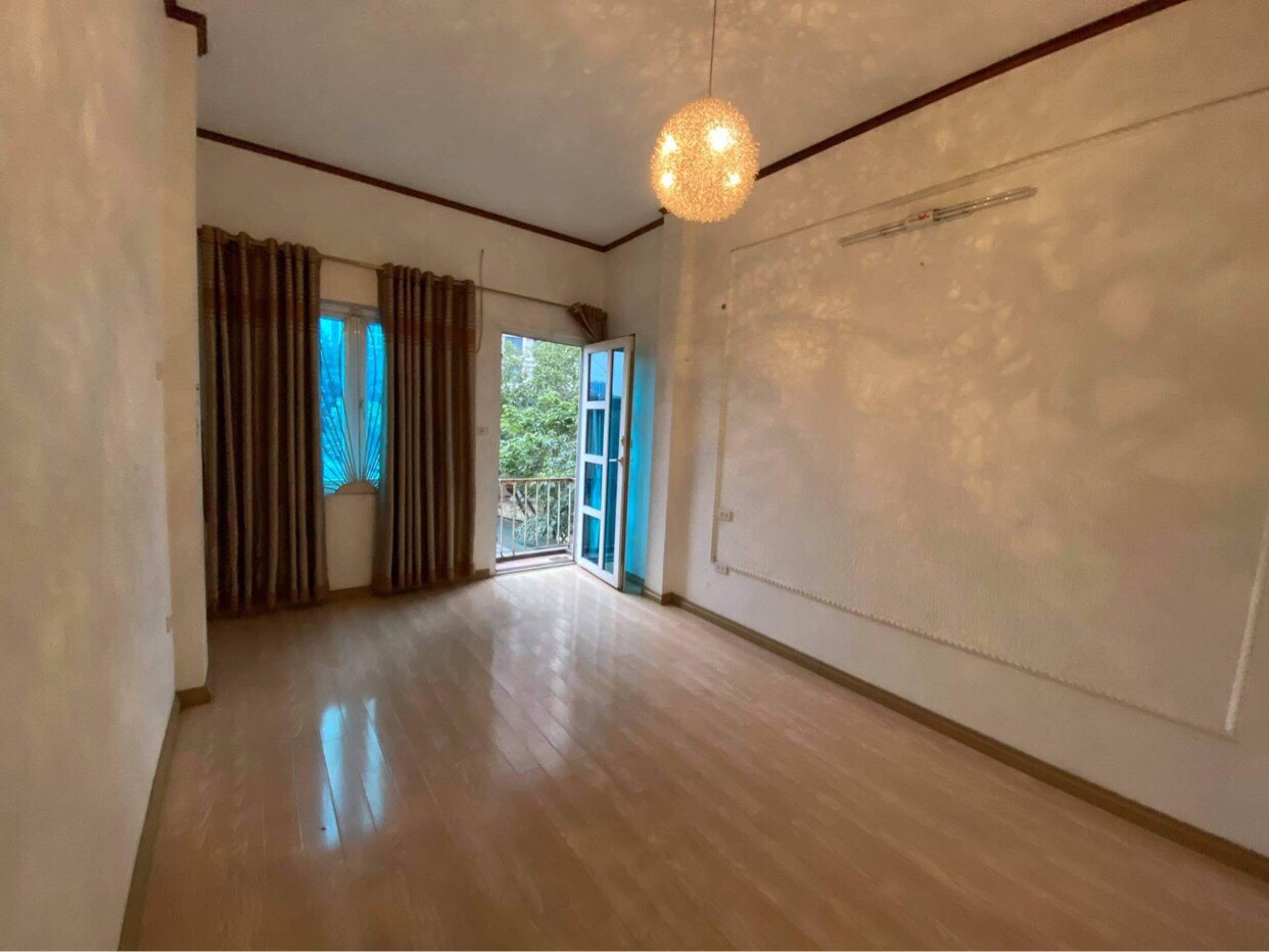 Bán nhà quận Thanh Xuân, phố Nguyễn Văn Trỗi, diện tích 52m2, 5T, LÔ GÓC 3 MẶT THOÁNG