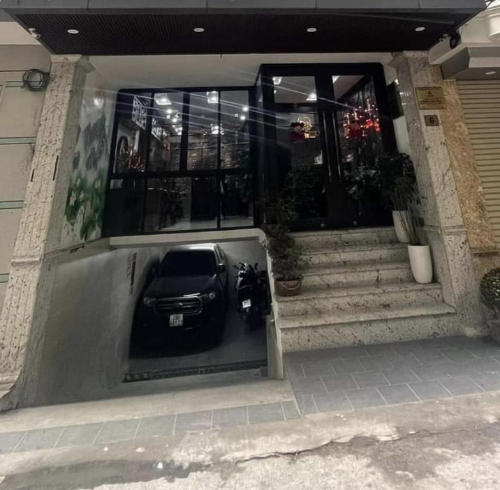 BÁN TOÀ VĂN BUILDING -9 TẦNG THANG MÁY - HẦM ĐỂ XE - ÔTÔ TRÁNH - KINH DOANH ĐỈNH