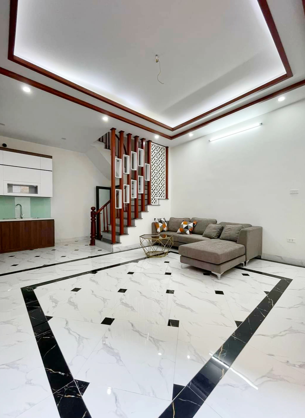 Siêu hot siêu rẻ Thạch Bàn,LB 36m2 , 4tầng, MT4m. Hành xóm Aone. Nhỉnh 2tỷ