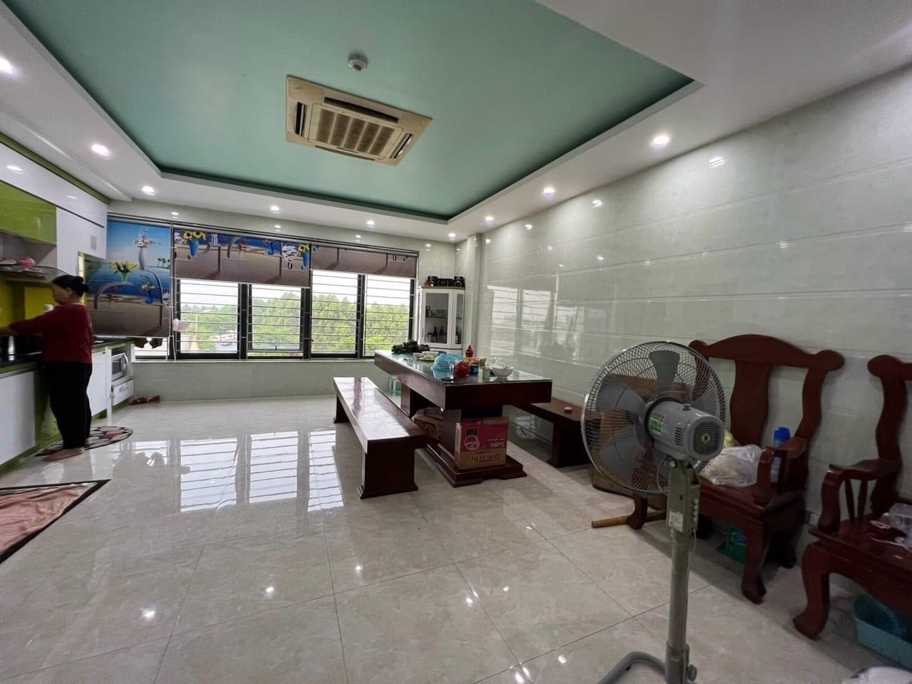 MẶT PHỐ VIP BẬC NHẤT QUẬN HAI BÀ TRƯNG- KINH DOANH SẦM UẤT MỌI LOẠI HÌNH - PHỐ HIẾM NHÀ BÁN TÀI CHÍNH DƯỚI 30 tỷ DUY NHẤT 1 EM - THANG MÁY NHẬP KHẨU