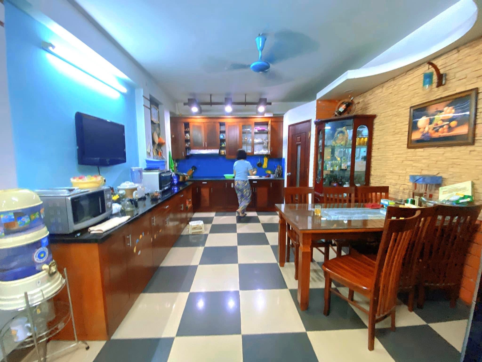 SIÊU PHẨM ĐỐNG ĐA - NHÀ ĐẸP - Ô TÔ ĐỖ CỬA - KINH DOANH - CÁCH PHỐ YÊN LÃNG 20M - CHỦ TỰ XÂY KIÊN CỐ