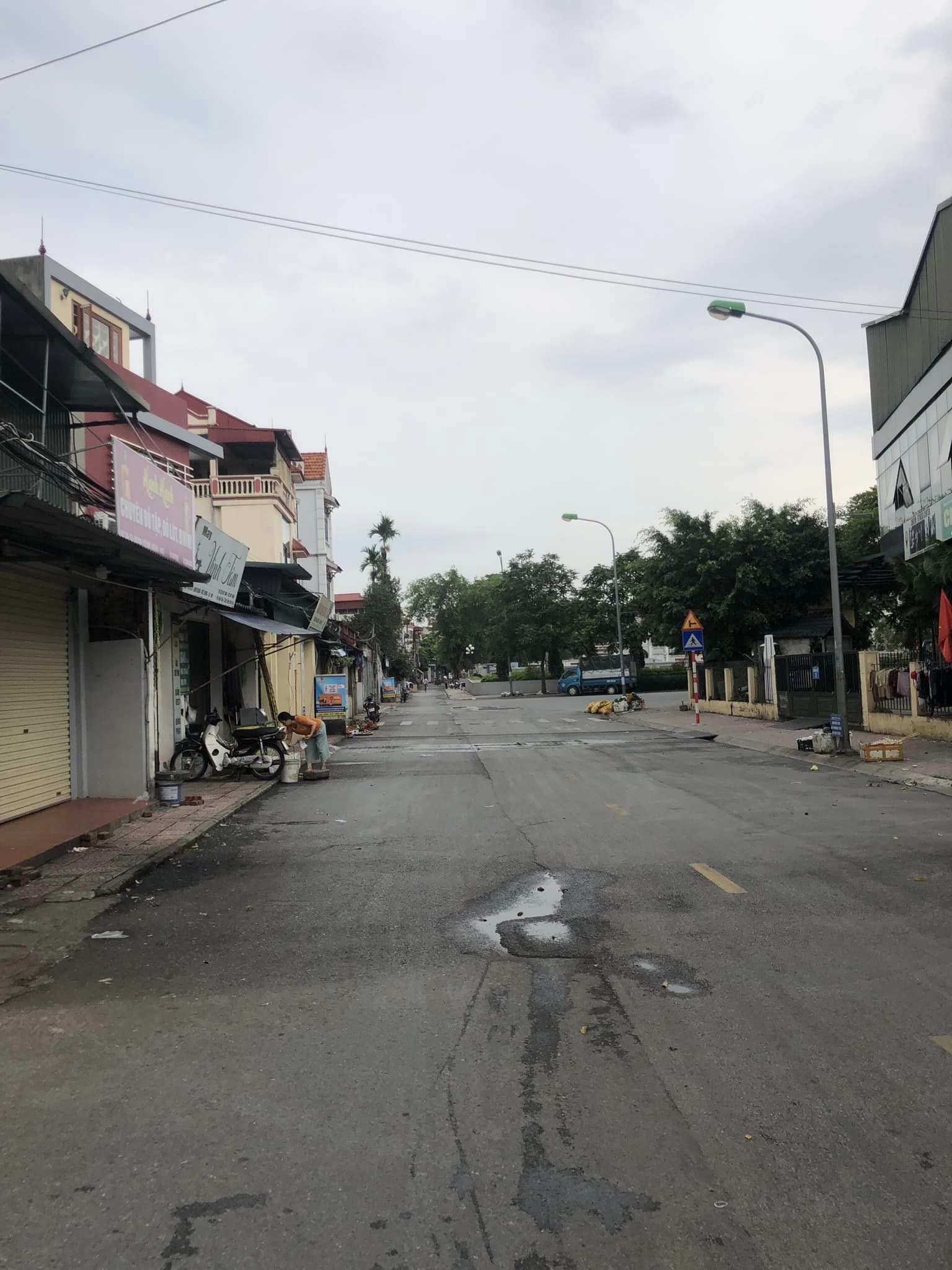 LÔ GÓC KIM QUAN - LONG BIÊN- Ô TÔ TRÁNH- ĐÔÍ DIỆN CHỢ KIM QUAN- KINH DOANH CHO THUÊ ĐỈNH CỦA ĐỈNH.