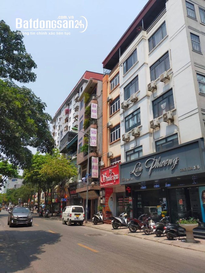 HOT! Mặt phố Yên Phụ 203m2 mặt tiền 10.5m sổ vuông giá 60 tỷ hiếm quận Tây Hồ