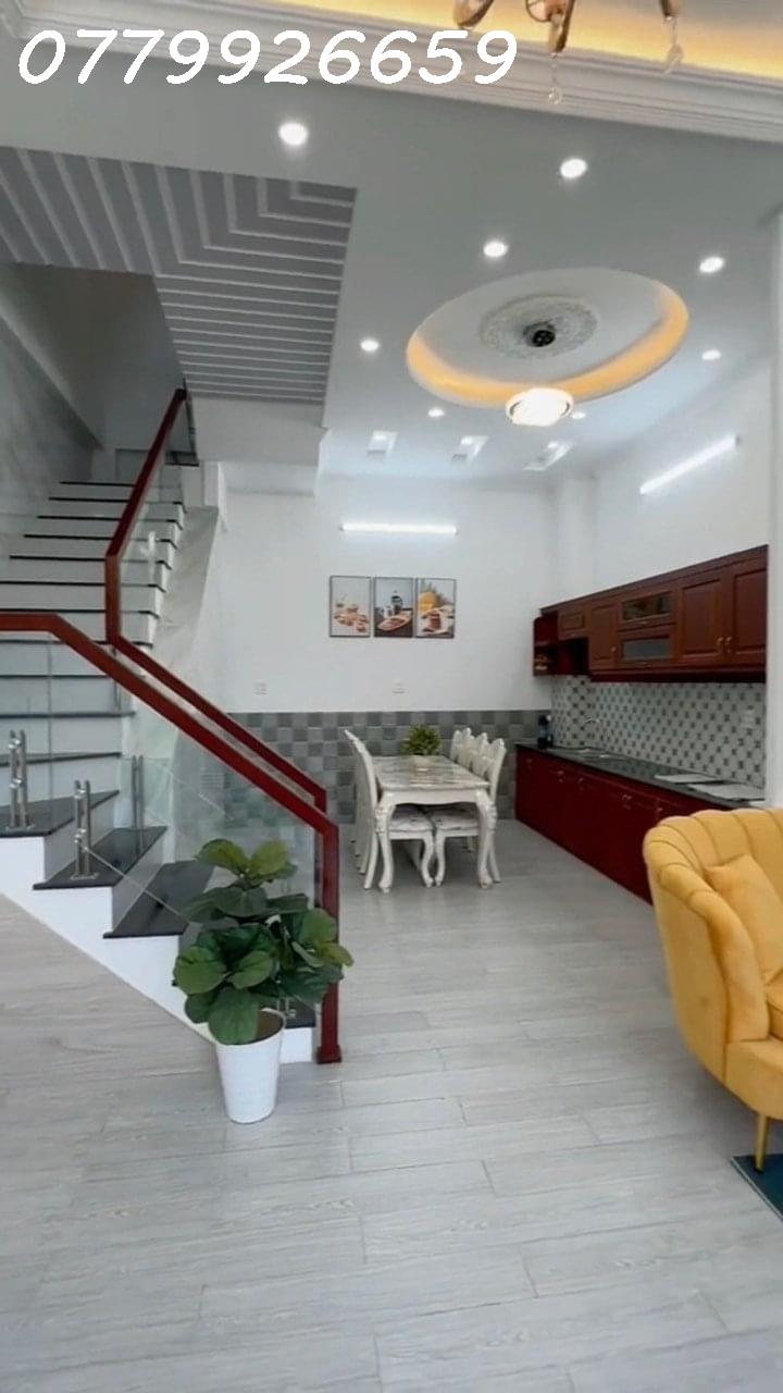 BÁN NHÀ TRƯƠNG THỊ HOA, Q12 , HẺM XE HƠI , 68 M2, 2 TẦNG ĐÚC BTCT SỔ ĐẸP, CHỈ 3,5 TY