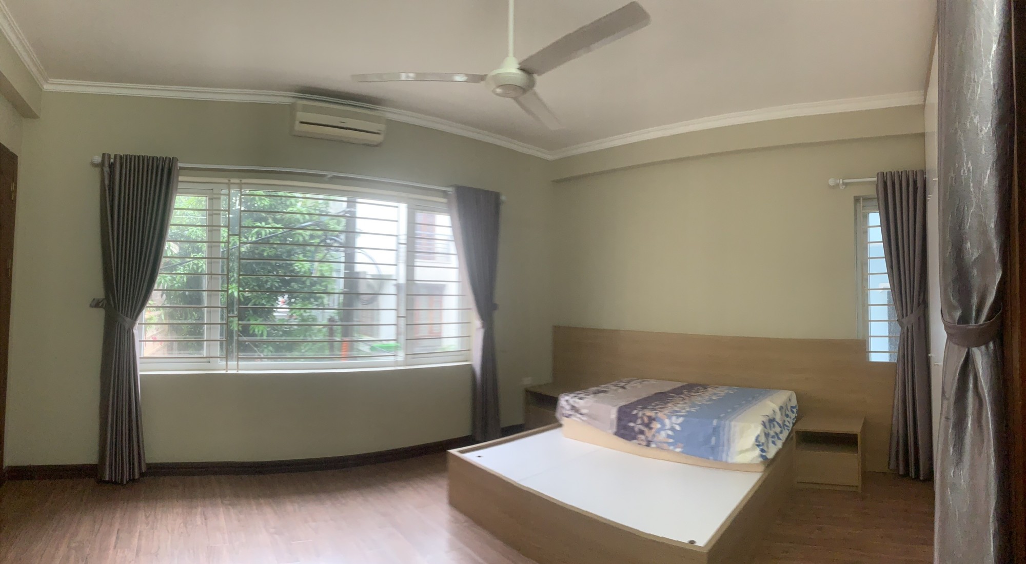 Bán Gấp Gấp Biệt Thự Tây Hồ Võng Thị Trích Sài 99m MT 9m 4 tầng Ô Tô Dòng Tiền.