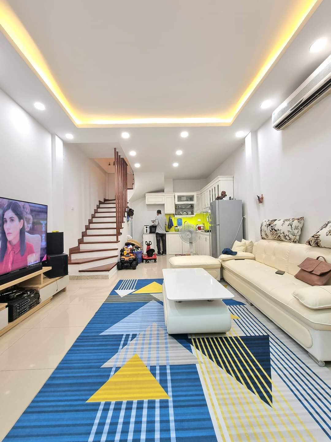 Bán nhà gần phố Yên Hòa, Cầu Giấy, ô tô gần, lô góc, 36m2, 5 tầng, nhà mới, hơn 4 tỷ
