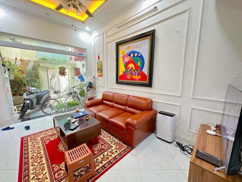 Bán nhà Bạch Mai, nhà rộng thoáng, hàng xóm Đại học, Dt47m2, 3.9 tỷ.