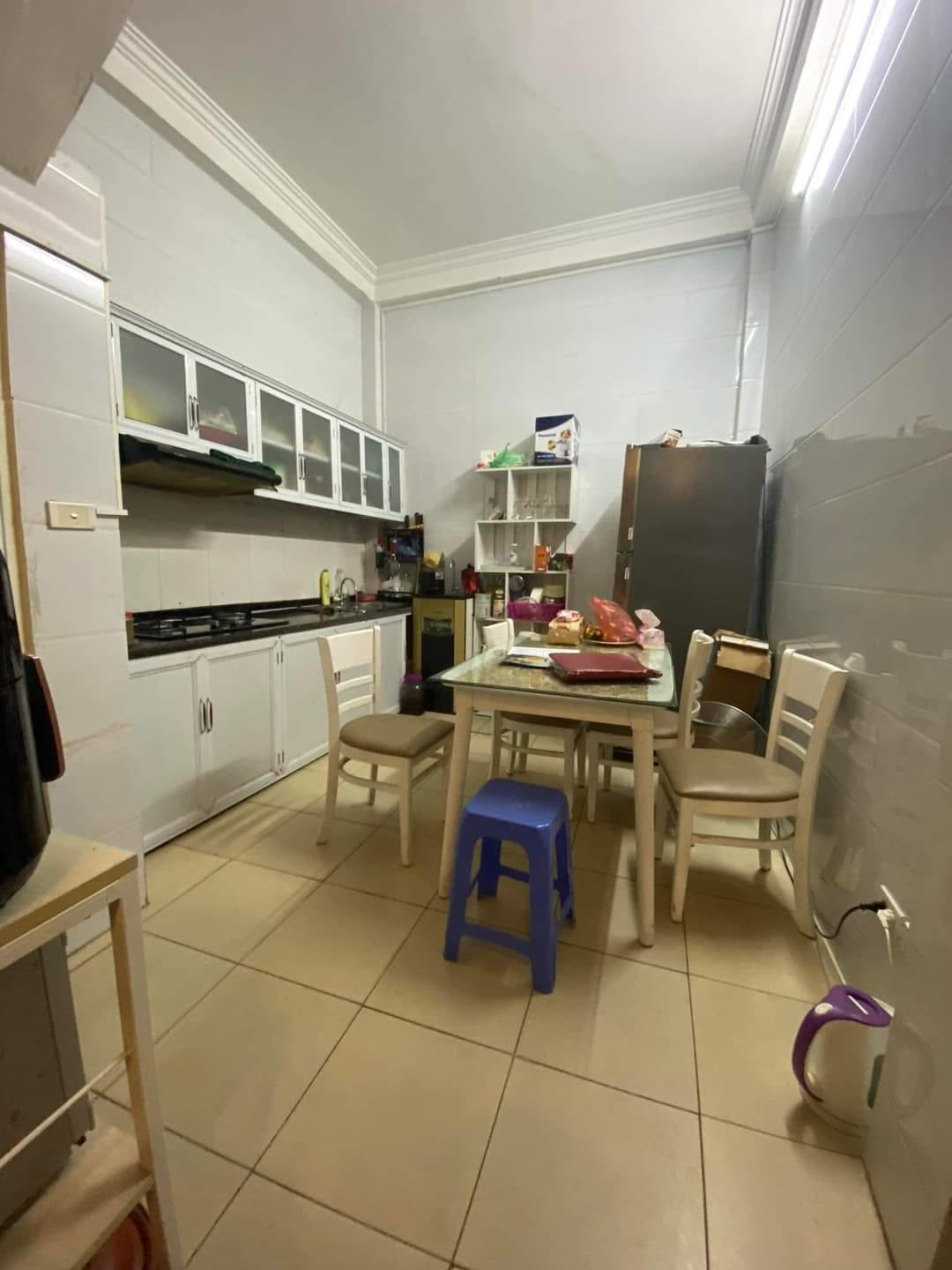 Bán nhà Bạch Mai, lô góc cạnh Chợ Mơ, DT 38m2, Giá 3.5 tỷ.