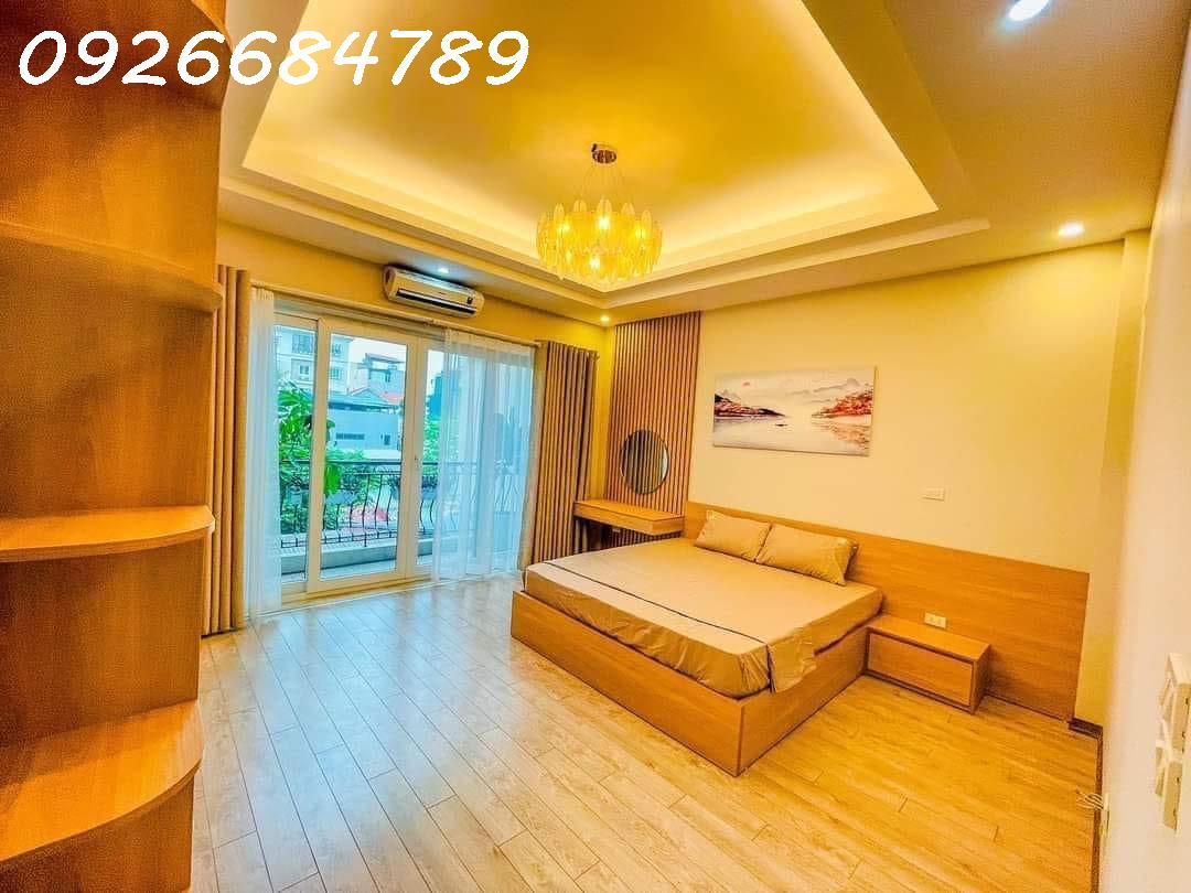 Mặt phố Bạch Mai lô góc, bán gấp diện tích 77m2, giá 14.9 tỷ, 2 mặt tiền, vỉa hè, kinh doanh đẳng cấp.