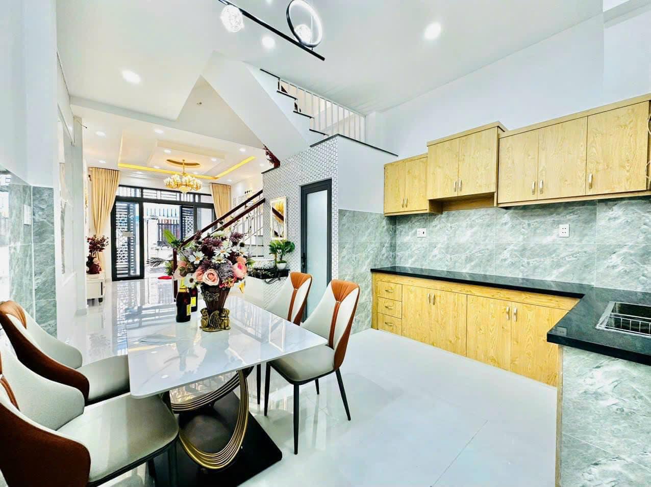 Siêu Phẩm Nhà Phố Hoa Lâm, Phường Việt Hưng, Long Biên 50m2, 4T giá 3,89 tỷ (Lô góc)