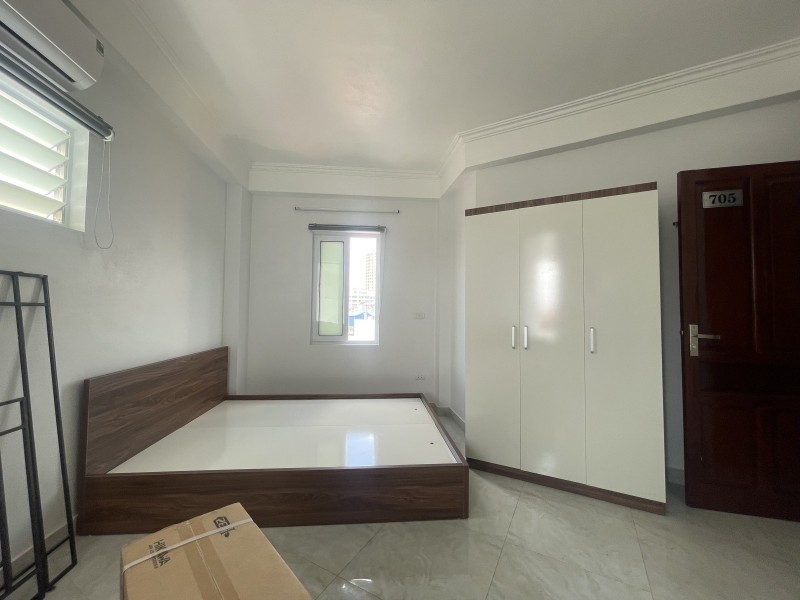 Bán nhà Hào Nam 41m2 5 tầng, mt 3,5m , ngõ rộng nông, yên tĩnh, 2 thoáng trước sau