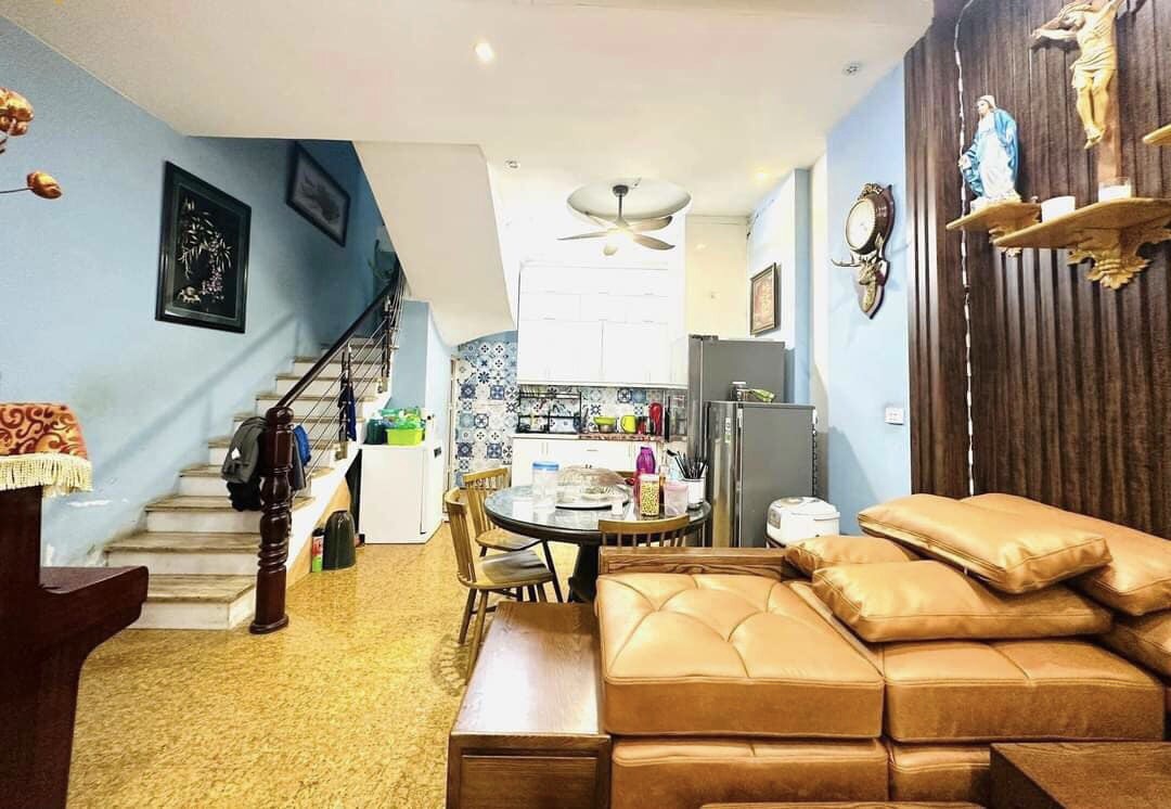 Bán nhanh nhà HXH Đồng Đen phường 12 Tân Bình 50m2- 4 tầng SHR chỉ 6 tỷ 6