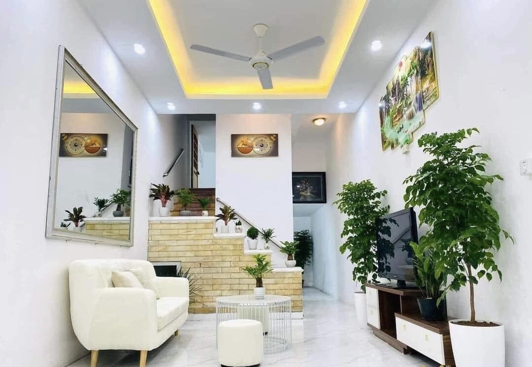 Bán gấp nhà hxh 888 Lạc Long Quân Phường 8 Tân Bình 40m2 giá chỉ 4 tỷ TL