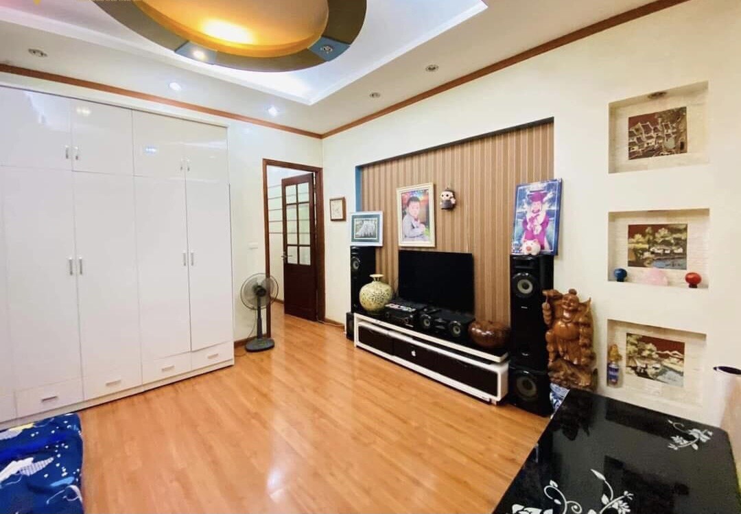 Cực hiếm Lạc Long Quân P5 Quận 11- 4 tầng 50m2- ô tô 5m kinh doanh, 7 tỷ 2