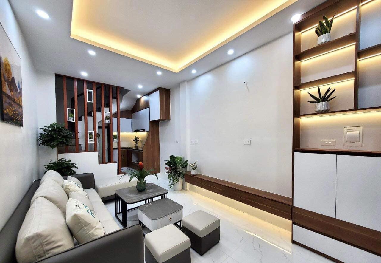 Cần bán nhà hộ khẩu Phường 14, Quận 10, hẻm xe hơi thông, 4 tầng nhỉnh 5 tỷ