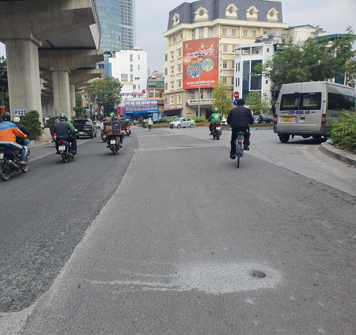 Bán toà nhà 9 tầng, mặt phố Cầu Giấy, diện tích 183m2, mt7m, thang máy, vị trí VIP, giá 60 tỷ.