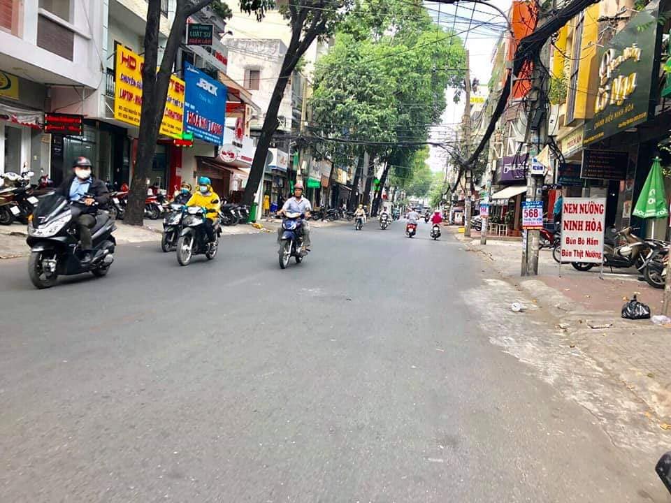 Hạ giá 8 tỷ bán gấp MT Nguyễn Thãi Bình , TB 7.6 x 25m, giá chỉ 42 tỷ