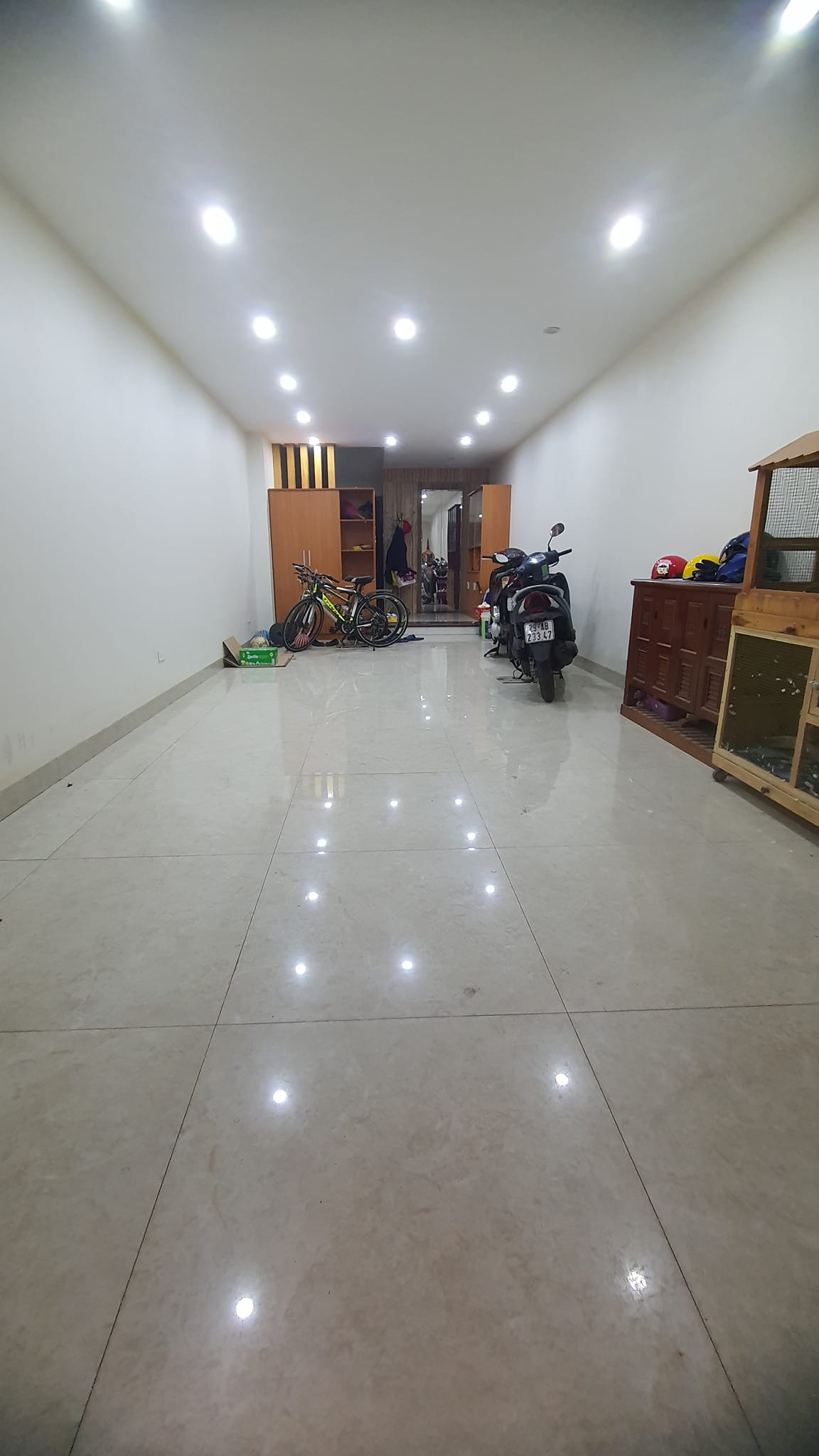 Bán nhà ngõ 36 Nguyên Hồng 45m2, 6 tầng, ngõ thông, ô tô tránh