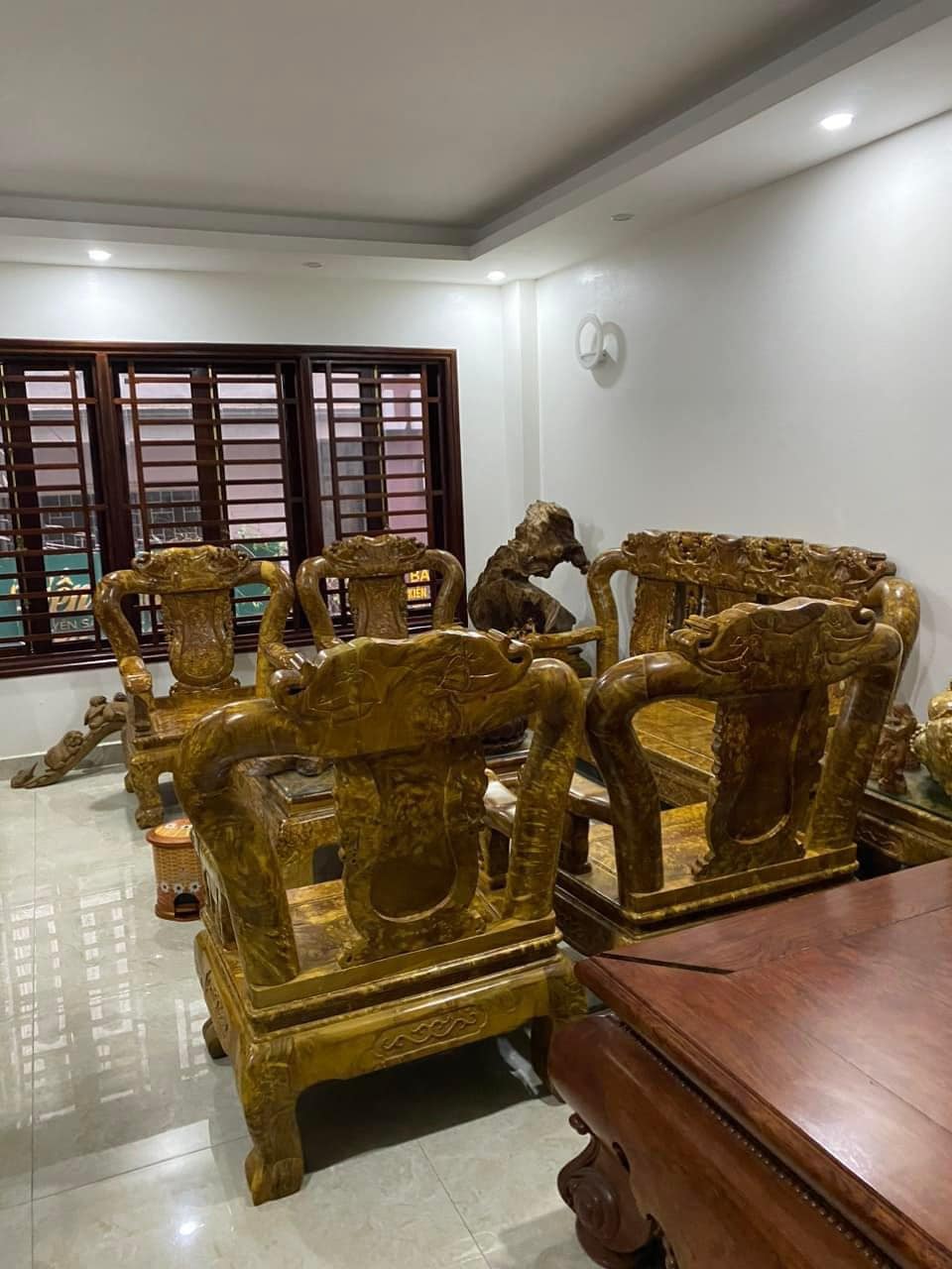 Bán nhà ngõ 36 Nguyên Hồng diện tích 50m2, 7 tầng, ngõ phân lô đẹp