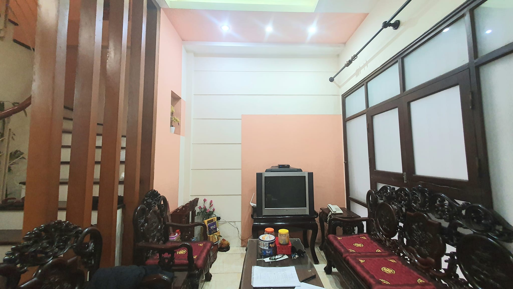 Bán nhà ngõ 62 Nguyên Hồng diện tích 50m2, 4 tầng giá bán 13.5 tỷ